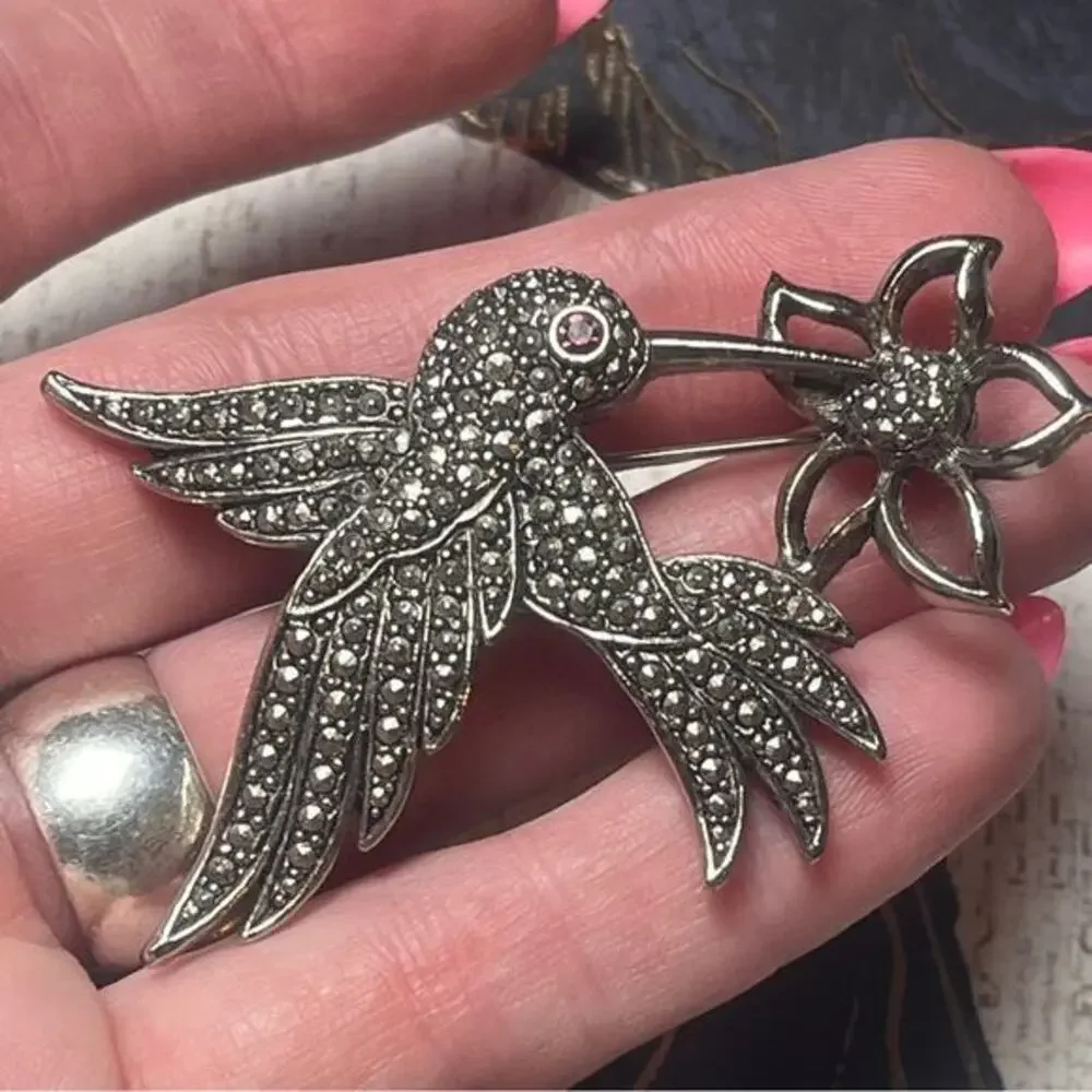 Vintage AVON Large Crystal Silver Bird Hummingbird Flower Brooch D2